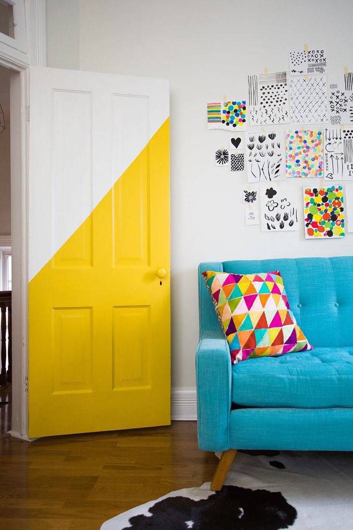 Красочные разноцветные идеи для дверей в интерьере
