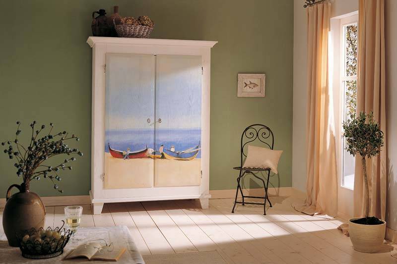 Красивые шкафы с художественной росписью от Voglauer