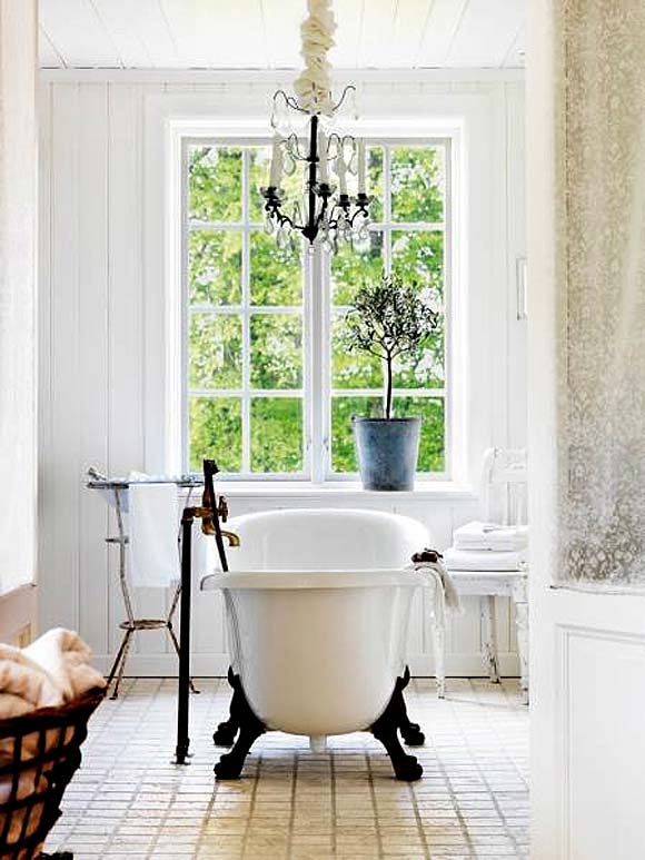 Красивая и элегантная ванна на ножках - Фотографии красивых интерьеров