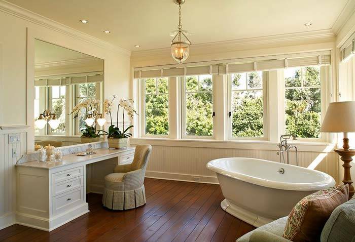 Окно в ванной комнате – большое преимущество!