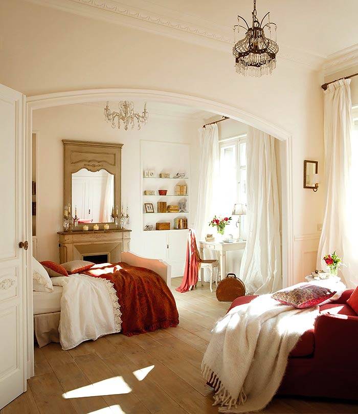 Романтическая нежность в оформлении спальни с ванной комнатой