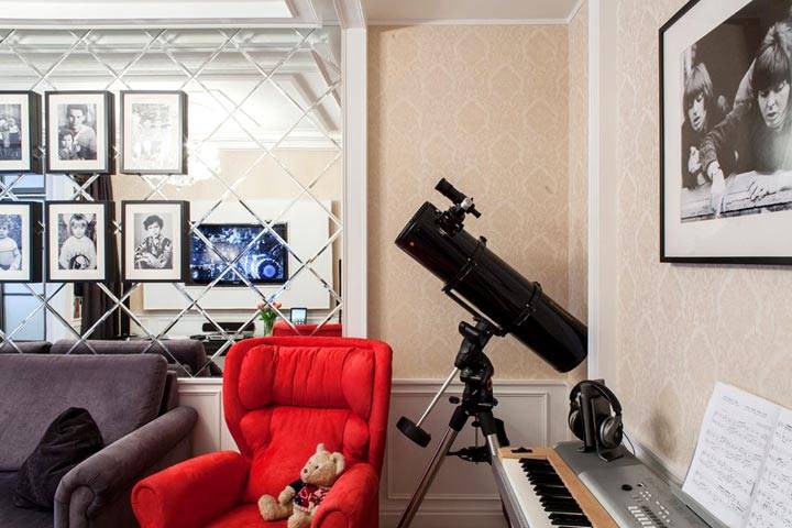 Современный интерьер квартиры в Москве для пожилых родителей