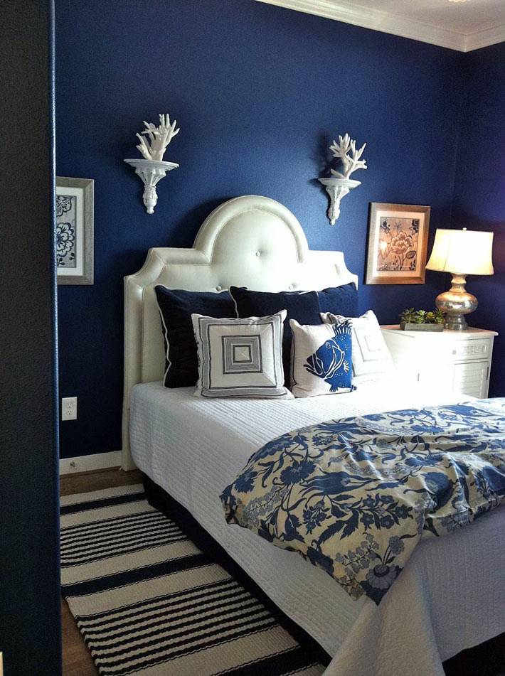 фотографии красивого интерьера спальни в синем цвете