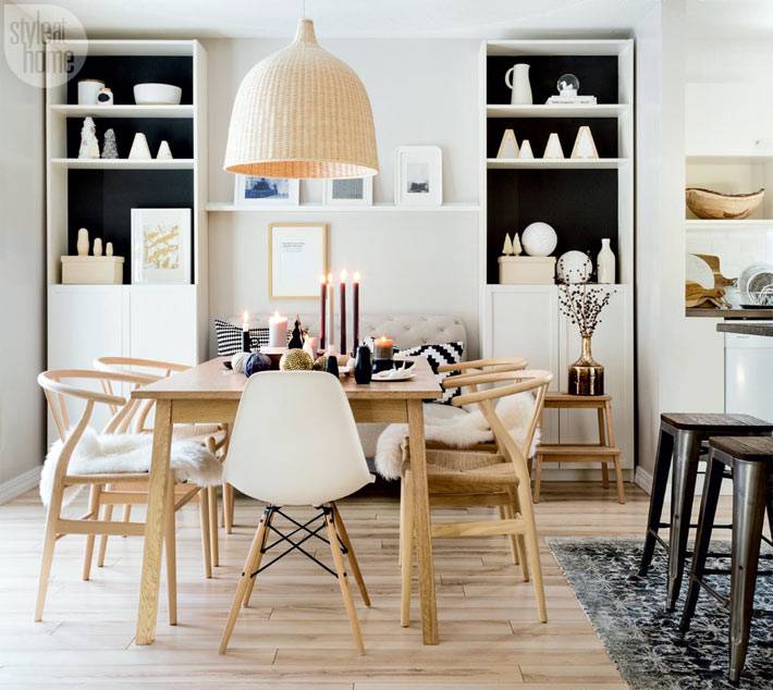 красивый дизайн интерьера столовой комнаты с деревянным столом