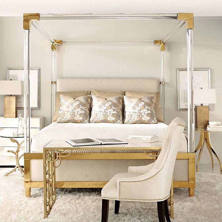 красивый интерьер спальни с золотым декором фото