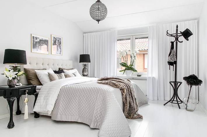 красивая белоснежная спальня в скандинавском стиле