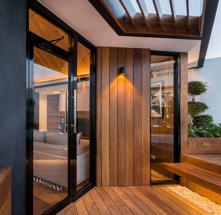 деревянная терраса из однокомнатной квартиры фото