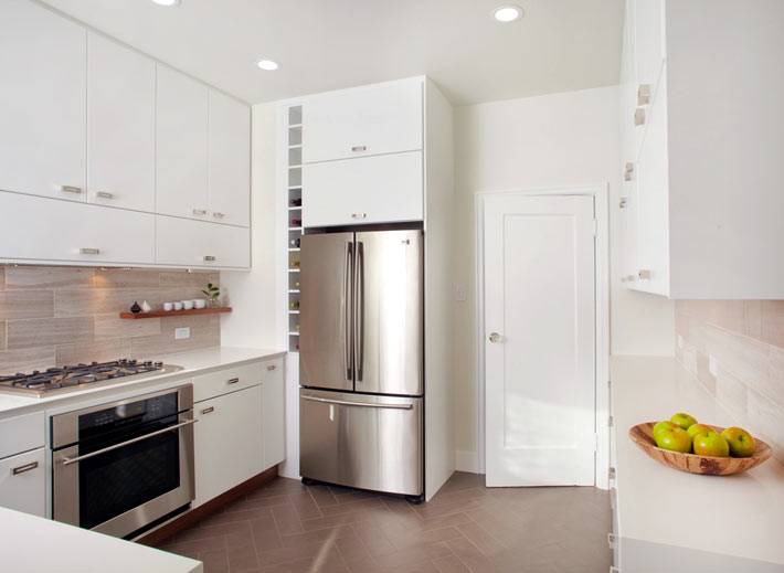 холодильник Whirlpool с металическим корпусом фото