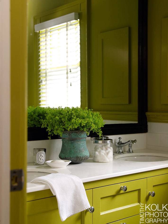 лимонный цвет в дизайне и интерьере ванной комнаты фото