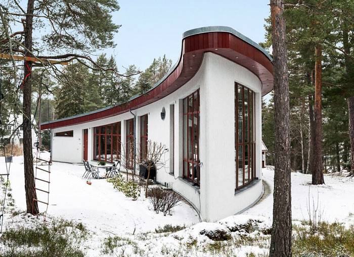Чудо современной архитектуры - необычный дом в Наке (Швеция)