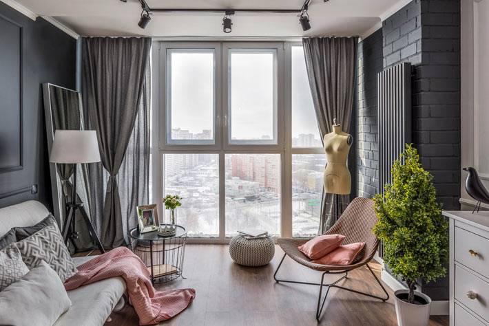 Романтичный дизайн квартиры в сером цвете для девушки-стилиста