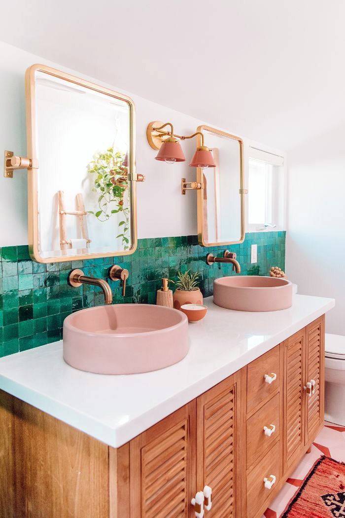 Домашний оазис: современные ванные комнаты в зеленом цвете