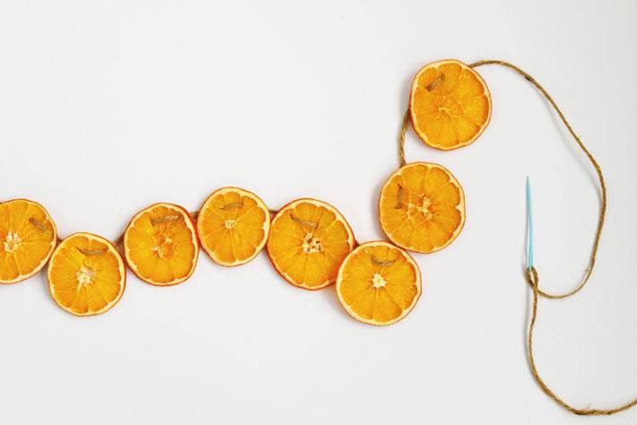 Гирлянда из сушеных апельсинов своими руками - пошаговый процесс изготовления