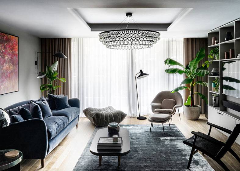 Темные оттенки в дизайне элегантных апартаментов в Лондоне