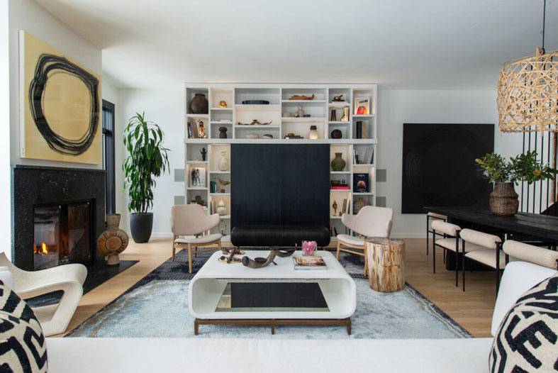 Стильный контрастный дизайн интерьера дома в Чикаго