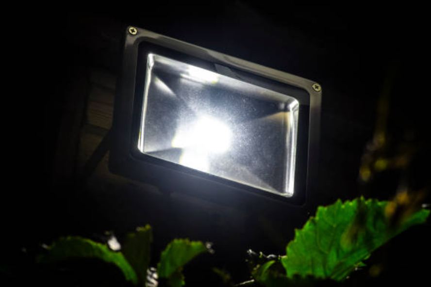Современный светодиодный прожектор LED
