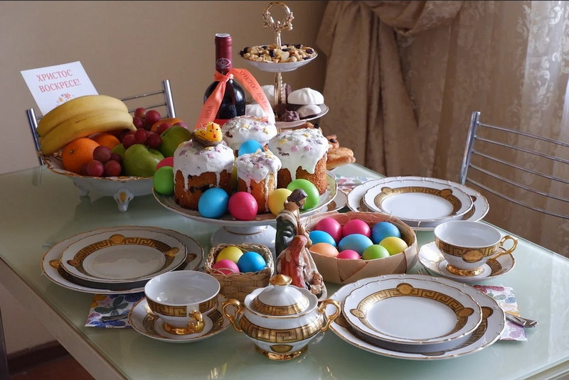 Праздничный декор стола на Пасху - варианты сервировки, выбор скатерти, фото-идеи